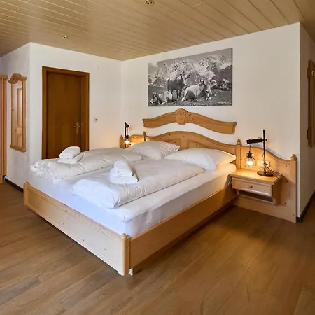 H Montafon